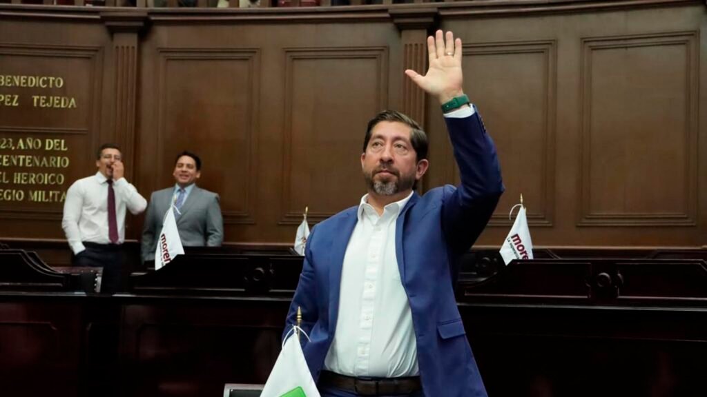 Abraham Espinoza presenta su Segundo Informe Legislativo
