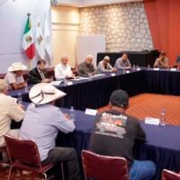 Alfredo Ramírez Bedolla durante un encuentro relacionado con productores agrícolas.