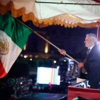 Alfredo Ramírez Bedolla durante el Grito de Independencia en Morelia 2026.