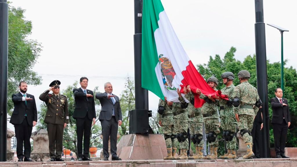 Alfredo Ramírez Bedolla durante la ceremonia por el natalicio de José María Morelos.