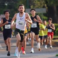 Participantes de la Carrera 911 realizada en Uruapan.
