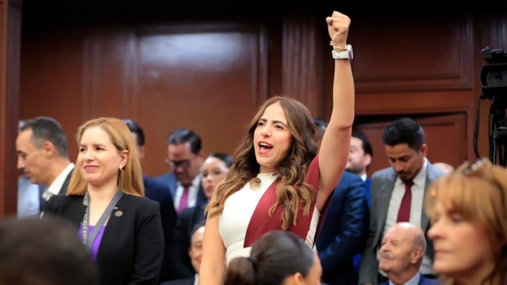 Giulianna Bugarini respaldó el balance del quinto año de Bedolla y destacó obra pública, estabilidad financiera, movilidad, educación y derechos indígenas.