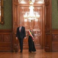 Claudia Sheinbaum durante el Grito de Independencia 2026 en Palacio Nacional.