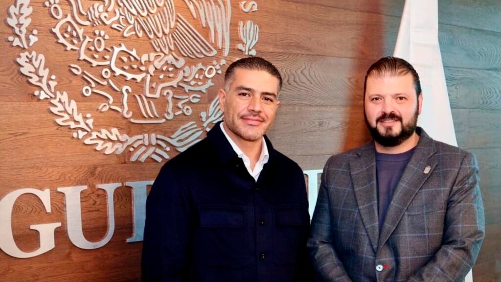 Raúl Zepeda Villaseñor y Omar García Harfuch durante una reunión de trabajo.