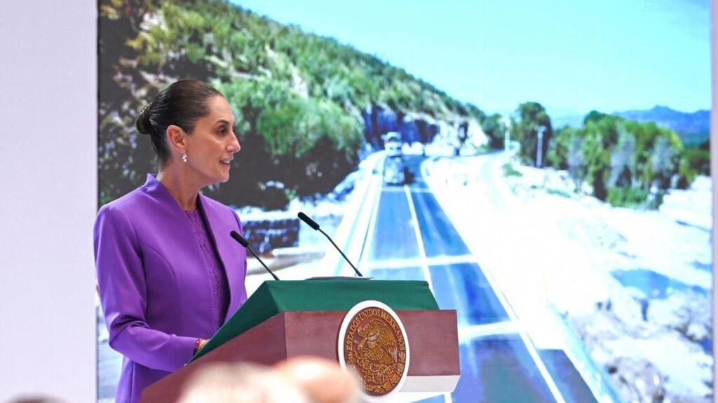 Sheinbaum anunció alrededor de 700 mil mdp para intervenir 5 mil kilómetros de carreteras. Michoacán aparece en corredores estratégicos de la red nacional.