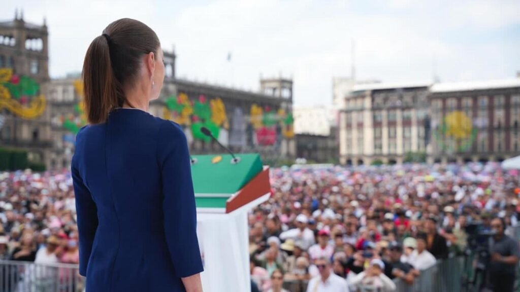 Zócalo de la Ciudad de México durante el cierre de la gira de rendición de cuentas de Claudia Sheinbaum.