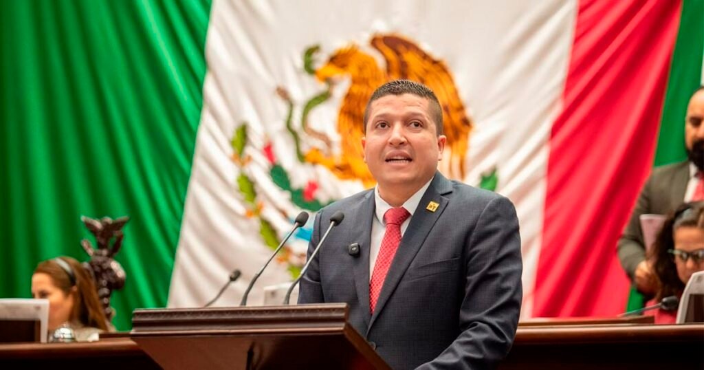 Dos dictámenes aprobados por el Congreso regulan el acceso a videograbaciones particulares y la identificación y equipamiento de vehículos policiales.