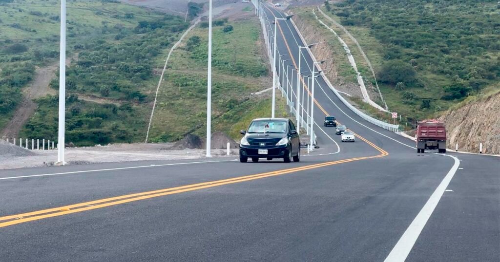 Segundo anillo periférico de Morelia y conexión vial del segmento Jaripeo–La Goleta.