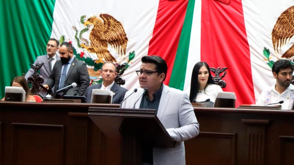 El diputado Toño Carreño pidió acompañar la nueva Ley de Búsqueda de Michoacán con recursos, personal capacitado, protección para colectivos y mecanismos de rendición de cuentas.