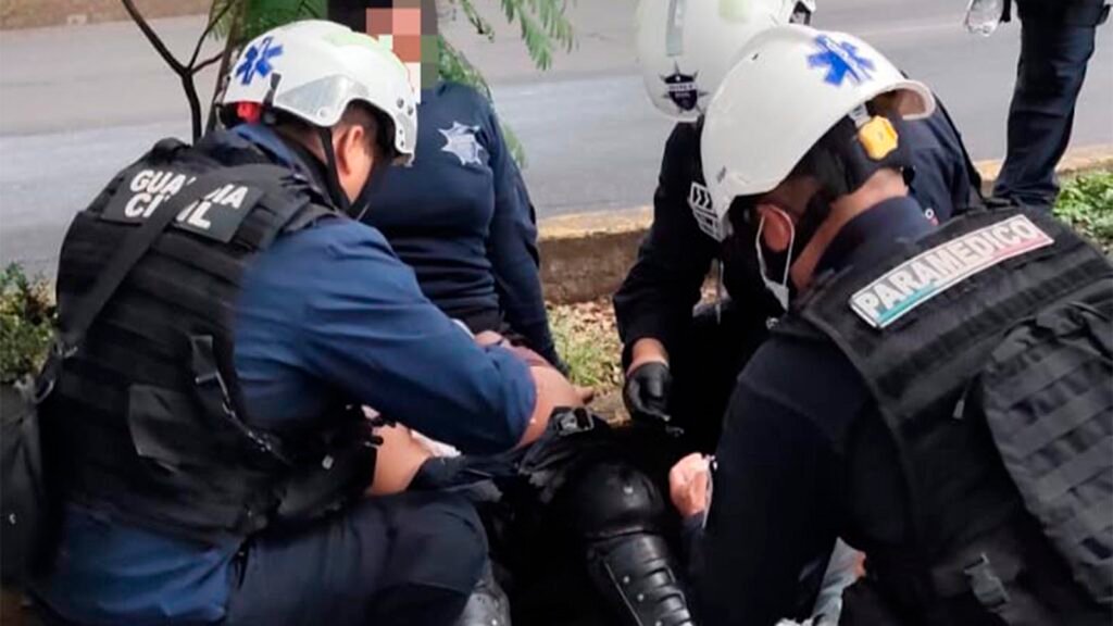 agente de la Guardia Civil sufrió quemaduras de segundo grado por un cohetón
