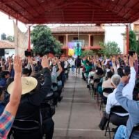 Consulta comunitaria sobre autogobierno indígena y presupuesto directo en Huecorio, Pátzcuaro.