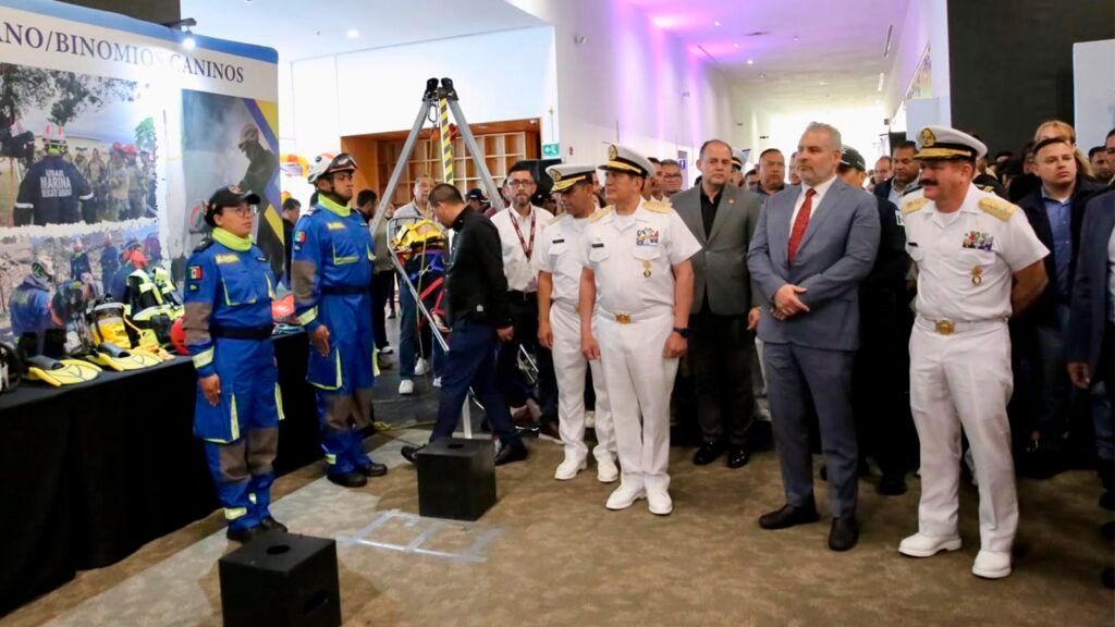 Durante la inauguración de Expomar 2026 en Morelia, Bedolla reconoció las labores de dragado de la Marina en la zona de Janitzio. La muestra reúne 32 espacios para conocer las funciones de la institución.