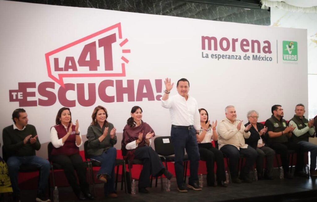 Carlos Torres Piña encabezó en Uruapan el segundo encuentro «La 4T te escucha», con participación de representantes de Morena, PVEM y liderazgos políticos estatales. Los organizadores plantean extender los foros a los 113 municipios de Michoacán.