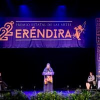 Galardonados del Premio Eréndira 2026 durante la ceremonia en el Teatro Melchor Ocampo.