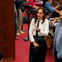 Sandra Arreola Ruiz presenta una propuesta de protección para animales comunitarios.