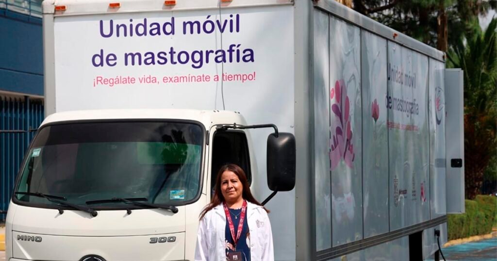 Unidad móvil de mastografía de la Secretaría de Salud de Michoacán.